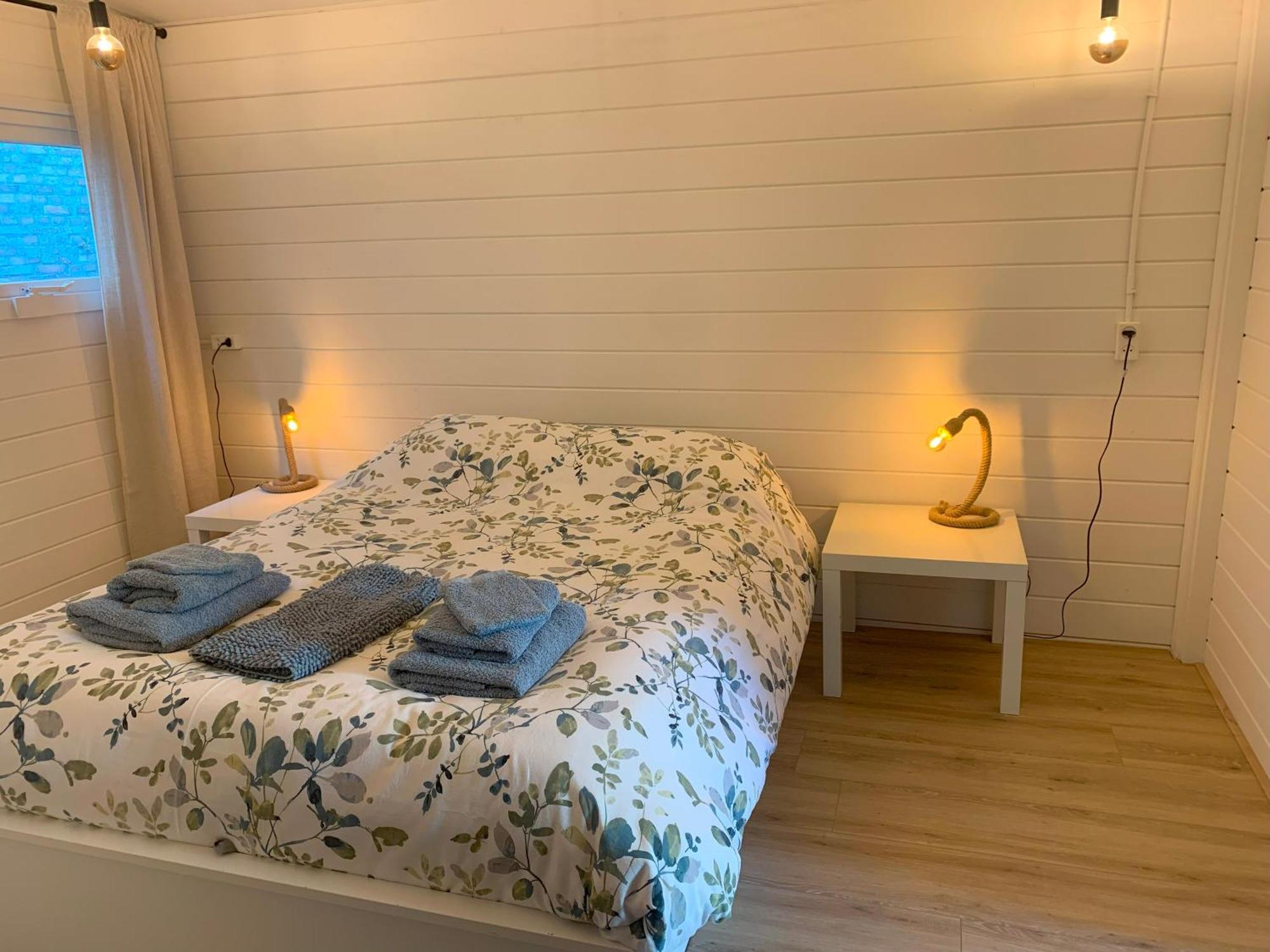 Tiny House Tussen De Grachten Sneek Extérieur photo